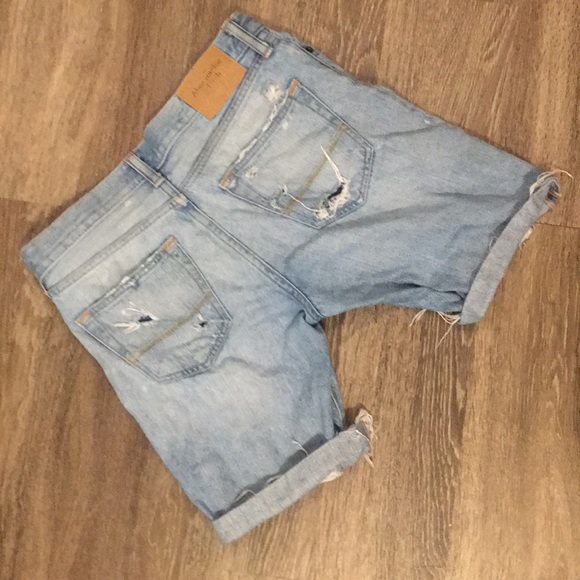 Abercrombie & Fitch ripped jean shorts - Picture 3 of 3